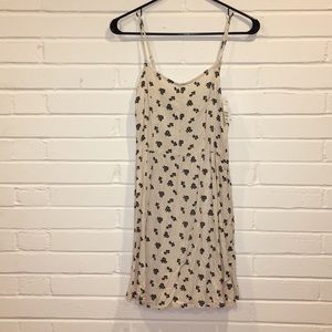 ! NWT - H&M Cream floral dress